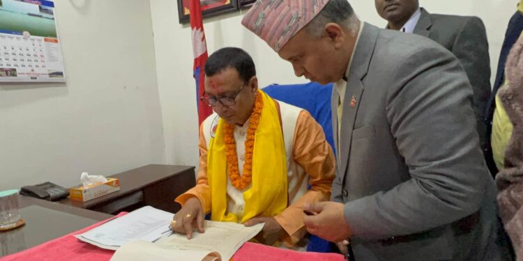 मधेशका मुख्यमन्त्री सरोज यादवले गरे पदभार ग्रहण