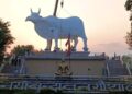 नयाँ वृन्दावन गौशालामा गाईको विशाल प्रतिमा स्थापित