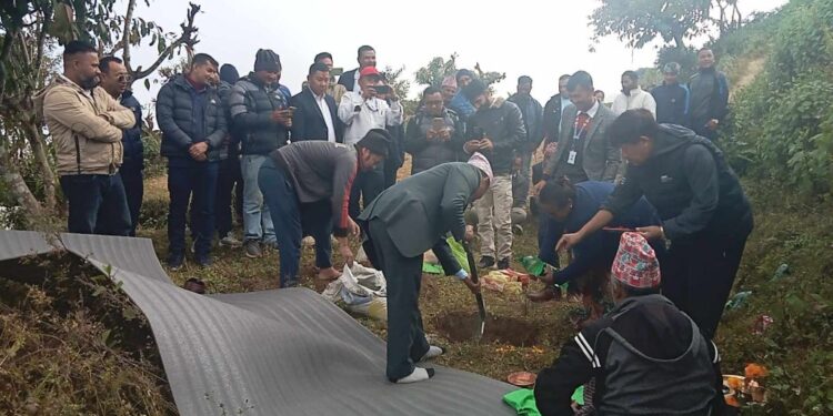 आमचोक गाउँपालिकाको प्रशासकीय भवनको शिलन्यास