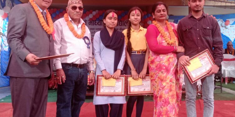 ६७ जना विद्यार्थीलाई छात्रवृत्ति रकम वितरण