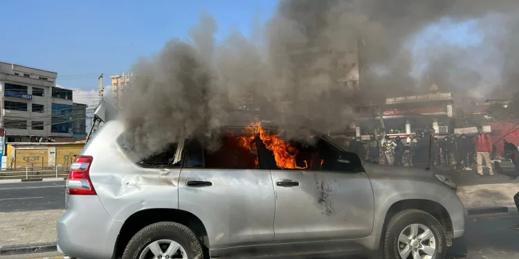 कोरिया भाषा परीक्षा दिन नपाएको समूहले जलायो मन्त्रीको गाडी