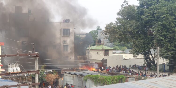 विराटनगरको कवाडी गोदाममा आगलागी :  दुई जनाको मृत्यु, दुई गम्भीर घाइते