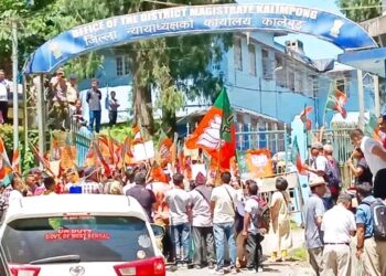 कोलकाताको आरजी कर मेडिकल कलेजको घटनालाई केन्द्र गर्दै महिलाहरूको सुरक्षा गरिनुपर्ने मागमा भाजपा दार्जीलिङ जिल्ला समितिले आज कालेबुङमा प्रतिवाद जुलूस निकाल्यो।