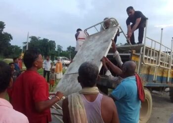 प्रदेश सरकारले डुमरिया अस्पतालका लागि पठायो स्वास्थ्य उपकरण र औषधि ।