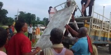 प्रदेश सरकारले डुमरिया अस्पतालका लागि पठायो स्वास्थ्य उपकरण र औषधि ।