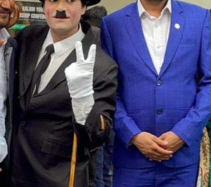 चारली च्याप्लीन २ को नेपाल यात्रातबरेज आलममुम्बई । मौन कलाकारीताबाट विश्वलाई हसाउने चारली च्यापलीनको अभिनय गरेर विश्व रेकर्ड बनाएका बलिउड कलाकार राजन कुमार नेपाल आउने भएको छ ।