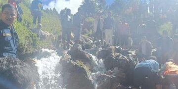 खहरेको भेलले मोटरसाईकल बगाउँदा १ महिलासहित २ जनाको मृत्यु !